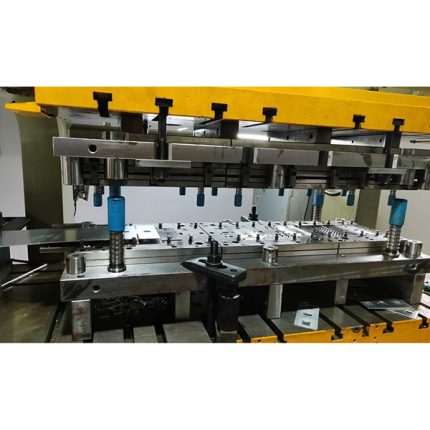 efficient cover plate stamping die